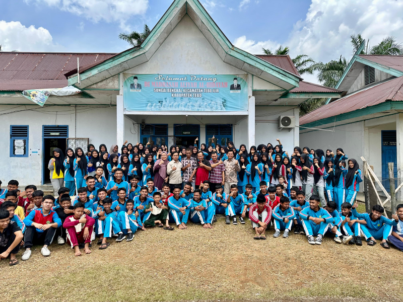 Berikan Beasiswa Hingga Lulus Sarjana, Langkah Bahal Siregar, Alumni MA Al Hidayah Sungai Bengkal Dapat Apresiasi