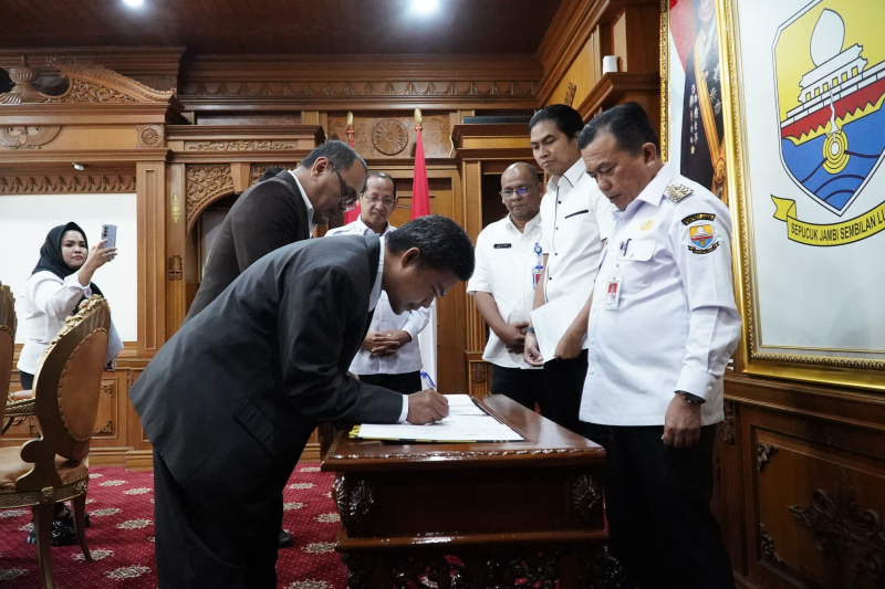 Gubernur Al Haris Tetapkan Direksi Baru PT. JII, Dorong Percepatan PI 10 Persen untuk Tambah PAD Jambi