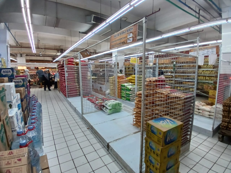 Sejumlah Merek Beras di Swalayan Kota Jambi Kosong, Kenapa?