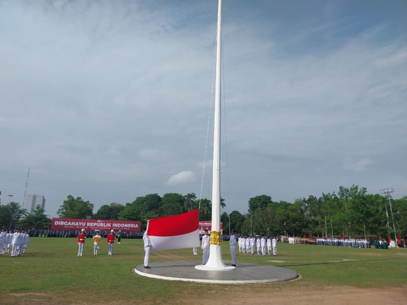 BERKIBAR SEMPURNA ! Pengibaran Bendera HUT RI ke-80 Provinsi Jambi Berlangsung Khidmat
