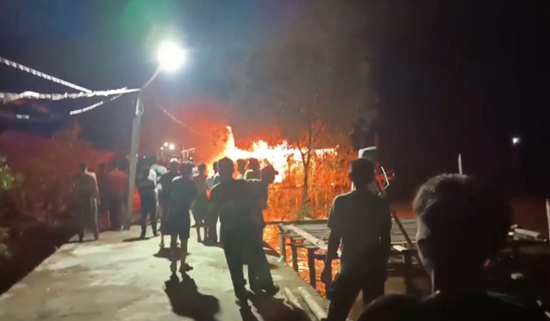 Ditinggal Pergi Berbelanja, Satu Rumah di Kuala Jambi Hangus Terbakar