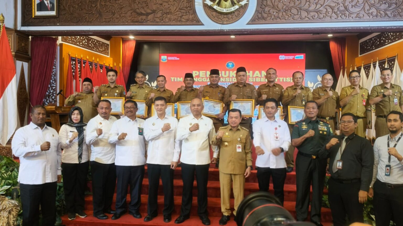 Wabup dan Kadis Kominfo Bungo Dikukuhkan Sebagai Tim Tanggap Insiden Siber Daerah