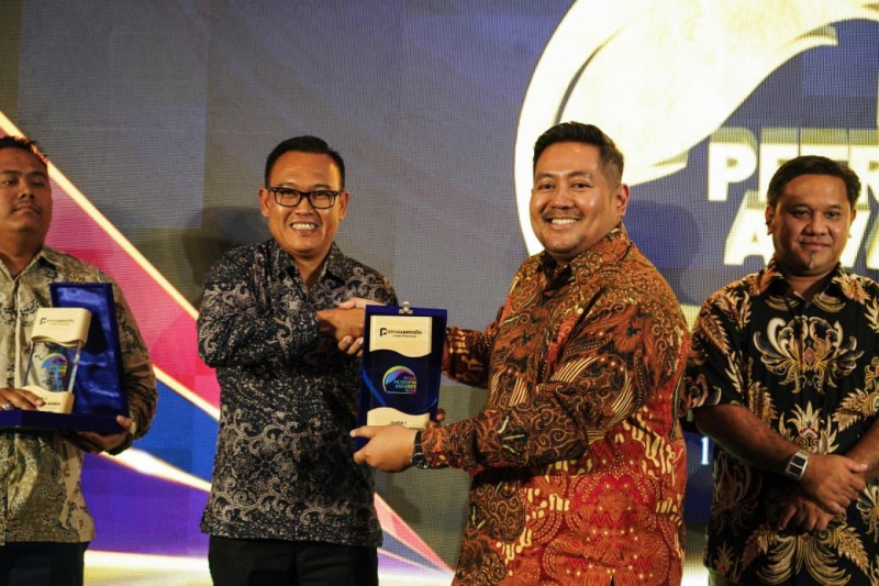 Angkat Soal Dedikasi Awak Mobil Tangki Elnusa Petrofin, Feature Pemred Jambi Ekspres Raih Juara 1 Pena Petrofin Award 2025