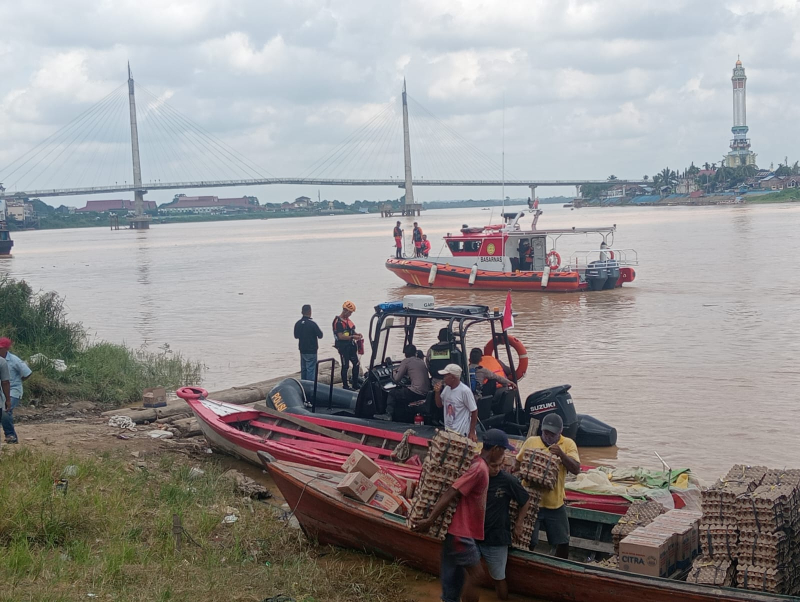 ABK Terjatuh ke Sungai Batanghari, Basarnas Jambi Kerahkan Tim SAR