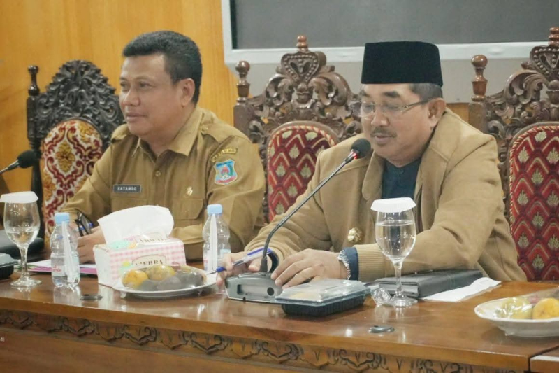 Hadapi Penurunan Transfer Dana, Bupati Anwar Sadat Pimpin Rapat RAPBD 2026