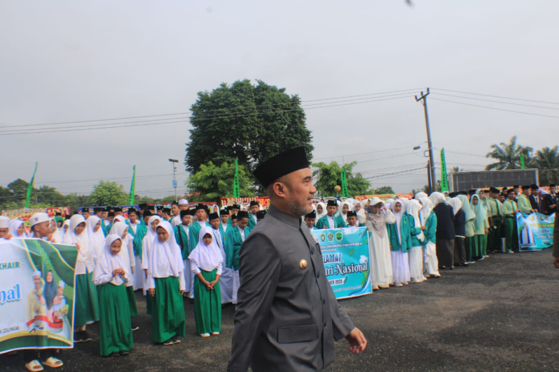 Pemkab Bungo Peringati Hari Santri, Dedy Putra Dinobatkan jadi Bapak Santri