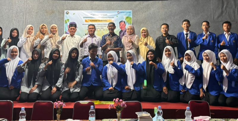 Aksi Berbahasa Melalui Sastra
Dari Gelar Workshop Sastra di SMK 4 Sarolangun