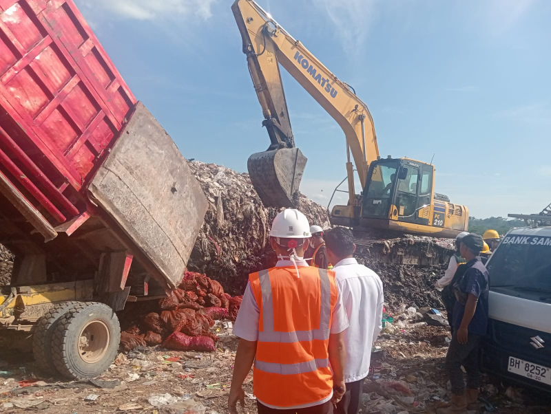 Ditpolairud Polda Jambi Musnahkan Ratusan Karung Bawang Merah dan Ikan Asin Ilegal