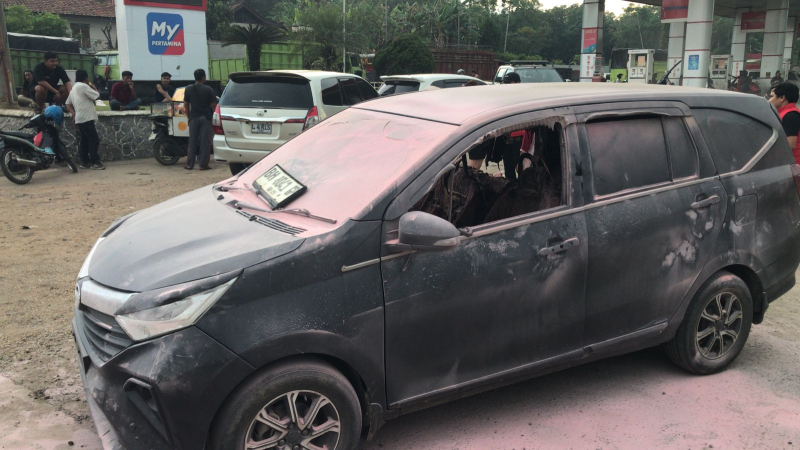 Satu Unit Mobil Terbakar di SPBU Pondok Meja, Dua Korban Luka Bakar Serius