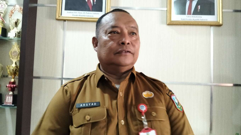 Kadis Dikbud Sarolangun Drs H Arsyad. 