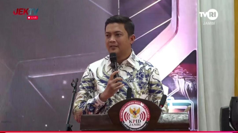 M. Hafiz Fattah Raih Penghargaan DPRD Peduli Penyiaran pada Anugerah KPID Jambi 2025
