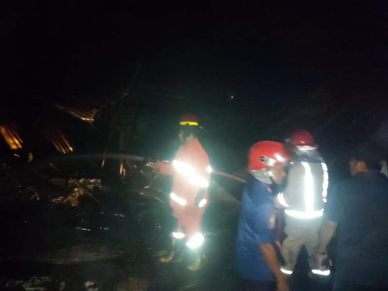 Api Lahap Dua Rumah di Tanjung Katung Muaro Jambi