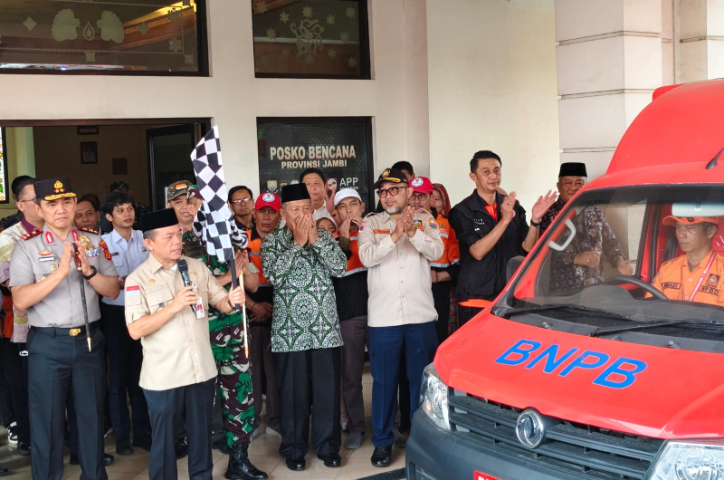Al Haris Lepas 25 Truk Bantuan dan Rp 2,5 Miliar Donasi Provinsi Jambi untuk Korban Bencana Aceh, Sumut, Sumbar