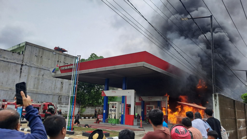 Mobil Tengah Isi BBM Terbakar di SPBU Punti Luhur, Sopir Alami Luka Bakar