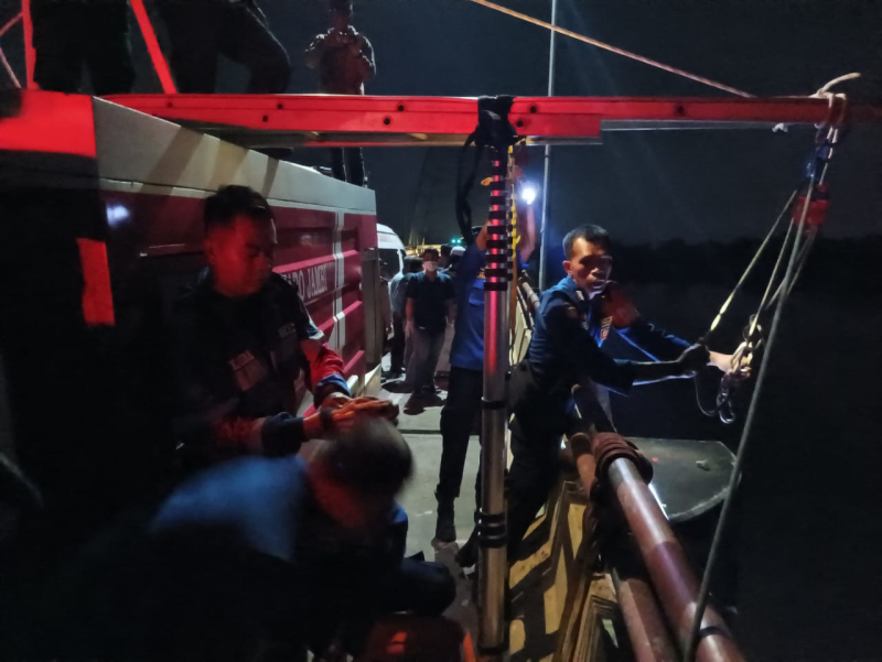 Nongkrong Sambil Minum Alkohol, Seorang Mahasiswa 20 Tahun Terjatuh di Jembatan Aurduri II