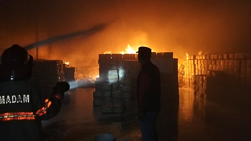 Gudang Sembako PT Dunia Aneka Usaha
Hangus Dilahap Sijago Merah