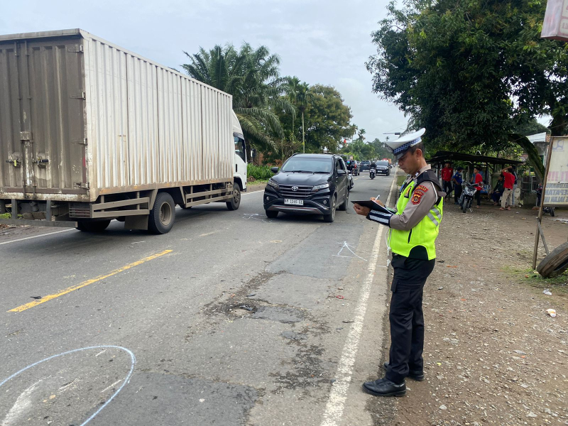 Kecelakaan Maut di Jalan Jambi-Merlung, Truk Box Tabrak Sepeda Motor Pelajar, Satu Tewas