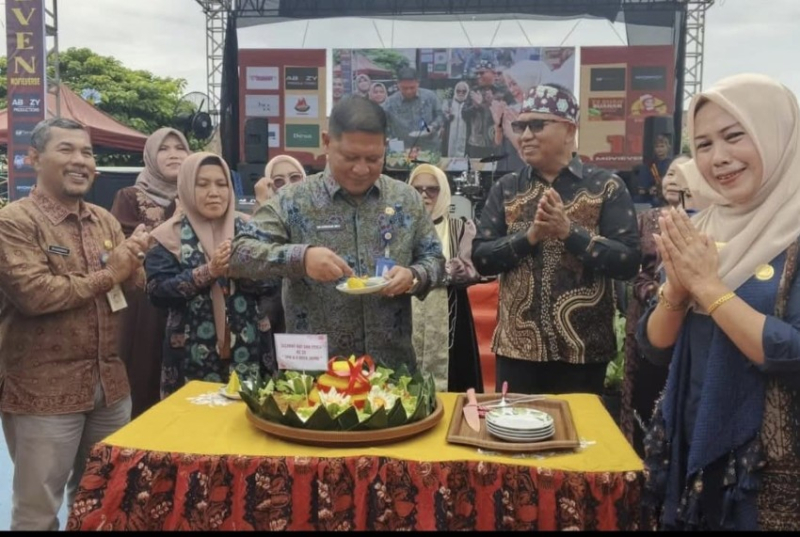 HUT SMAN 11 Kota Jambi Dihadiri Plt Kadisdik Provinsi Jambi