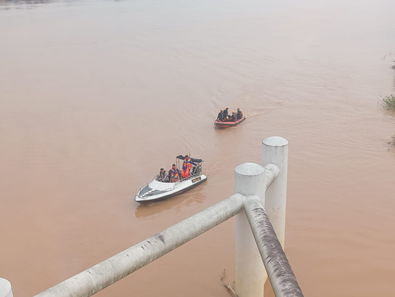 Seorang Perempuan Dikabarkan Lompat dari Jembatan Auduri, Tim SAR Lakukan Pencarian