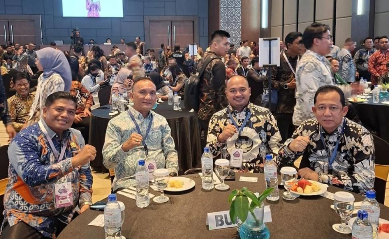 Bupati Sarolangun H. Hurmin saat menghadiri Rakernas APKASI 2026 di Batam.