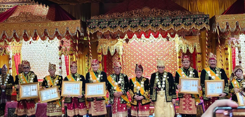 7 Unsur Forkopimda Provinsi Jambi Dianugerahi Gelar Adat Melayu Jambi, Ada Ketua DPRD M. Hafiz - Sekda Sudirman