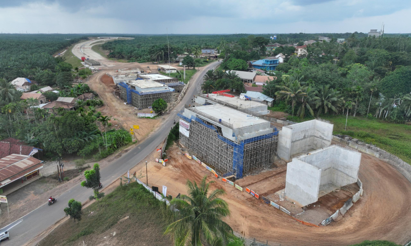 Hutama Karya Terapkan Buka-Tutup Jalan Nasional KM 69–71 Selama Pekerjaan Overpass Tol Palembang–Betung