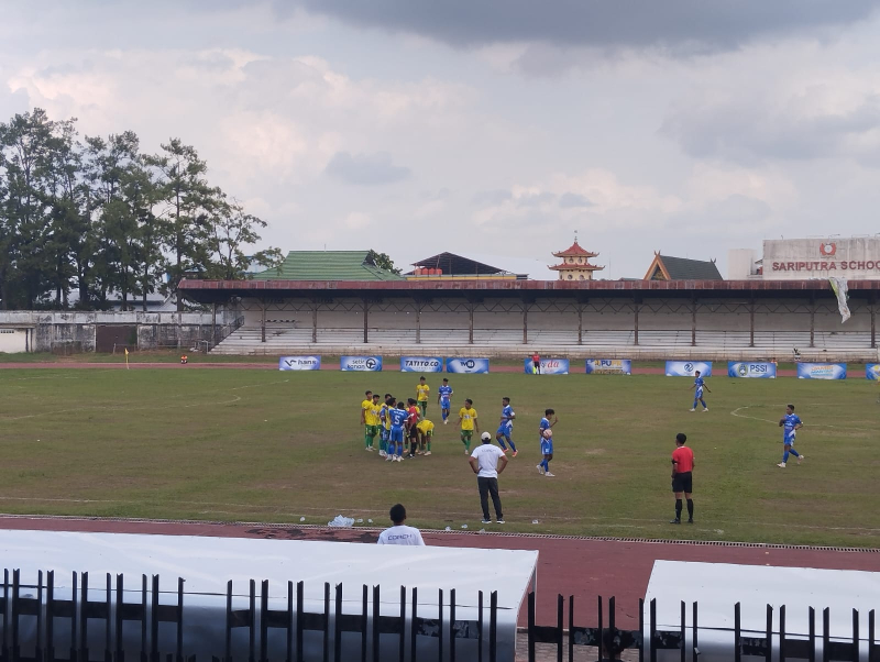 Panas Sejak Kick Off, FC Koja vs Muaro Jambi Masih Imbang di Babak Pertama