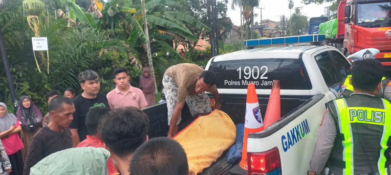 Kecelakaan Maut di Jalan Jambi–Sengeti, Pemotor Tewas Ditabrak Truk Sawit