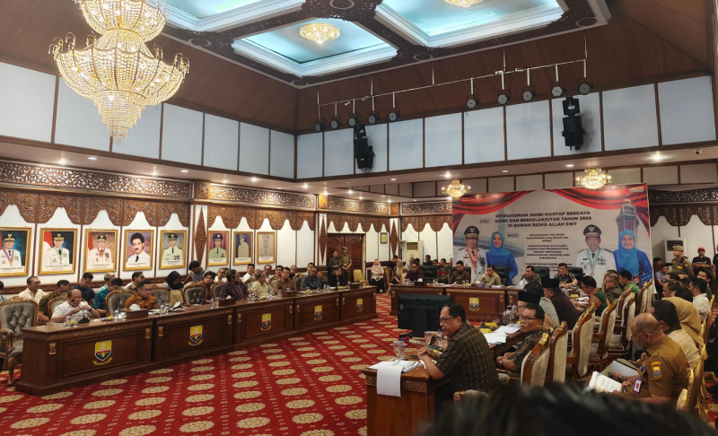 Gubernur Al Haris Evaluasi Progres Jalan Khusus Batubara, Soroti Progres Putra Bulian Properti Paling Rendah