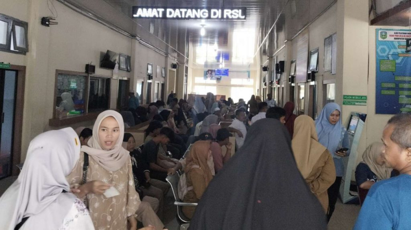 Suasana RSUD Sarolangun saat ramai dikunjungi 