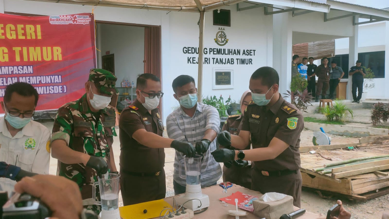Kejari Tanjabtim Musnahkan Barang Rampasan 20 Perkara, Sabu 75,34 Gram Ikut Dimusnahkan