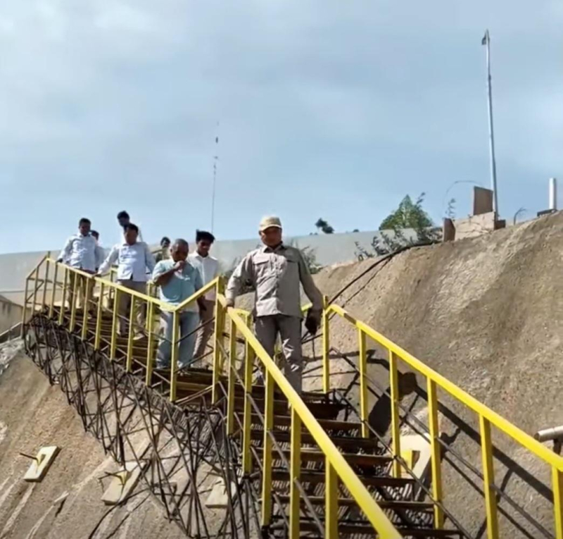 DPRD Kabupaten Kerinci saat melakukan inspeksi mendadak di PLTA PT KMH, Kabupaten Kerinci.