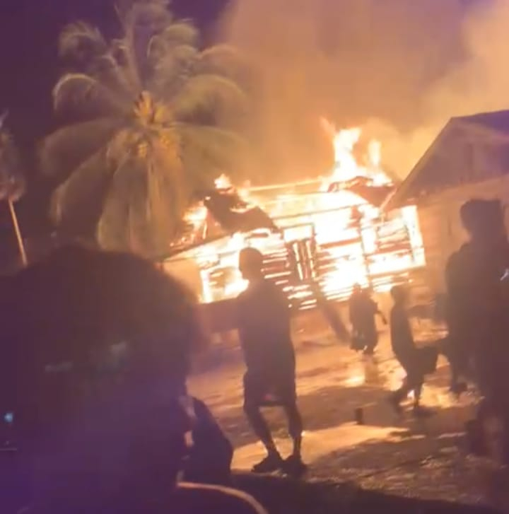 Kebakaran di Muaro Jambi, Rumah Nenek Sebatang Kara Ludes Dilalap Si Jago Merah