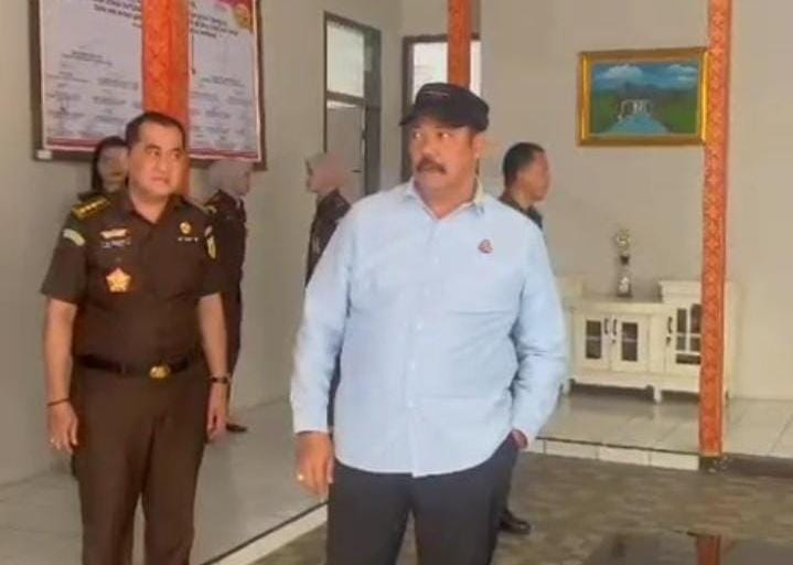 Pastikan Kedisiplinan Pegawai, Kajati Jambi Sidak Cabjari Batanghari di Muara Tembesi