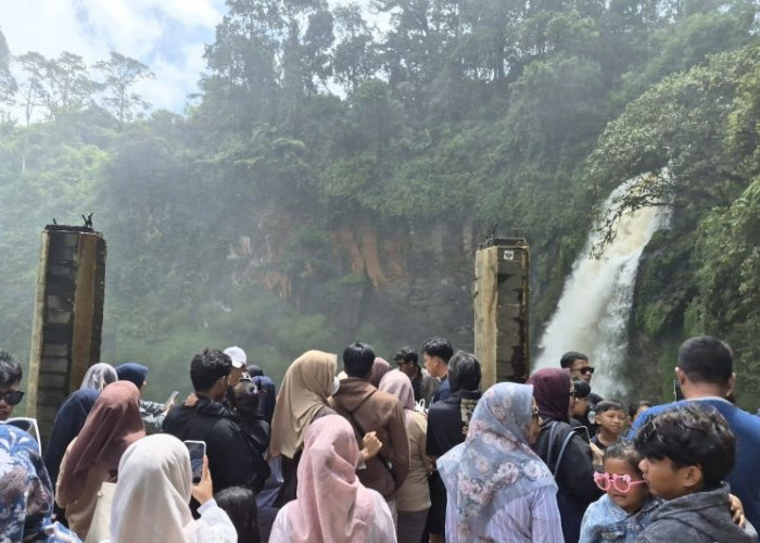 Parkir Gratis di Wisata Air Terjun Telun Berasap Kayu Aro, Tiket Masuk Sesuai Perda..