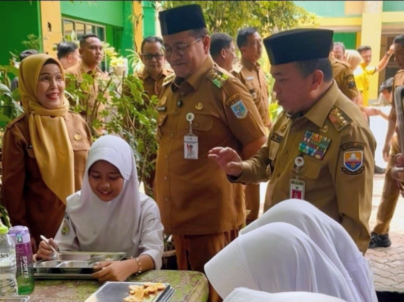 Tinjau TKA SMP, Maulana–Diza Dampingi Al Haris Dorong Peningkatan Mutu Pendidikan di Jambi