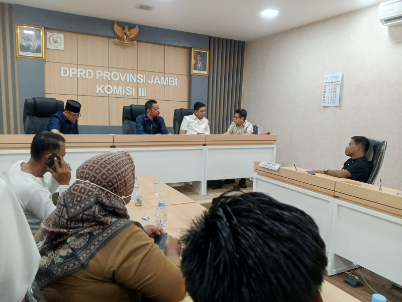 Gaji Tak Dibayar, Puluhan Perangkat Desa di Batang Hari “Curhat” ke DPRD Jambi