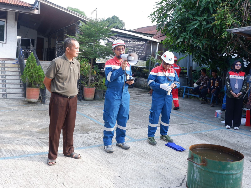 Cegah Risiko Sejak Dini, Pertamina Patra Niaga Regional Sumbagsel Latih Warga Tanggulangi Kebakaran
