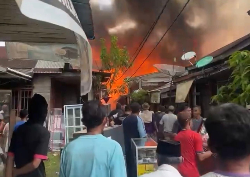 Damkar Tanjabbar Turunkan 6 Armada, Kebakaran Pasar Teluk Nilau Berhasil Dipadamkan