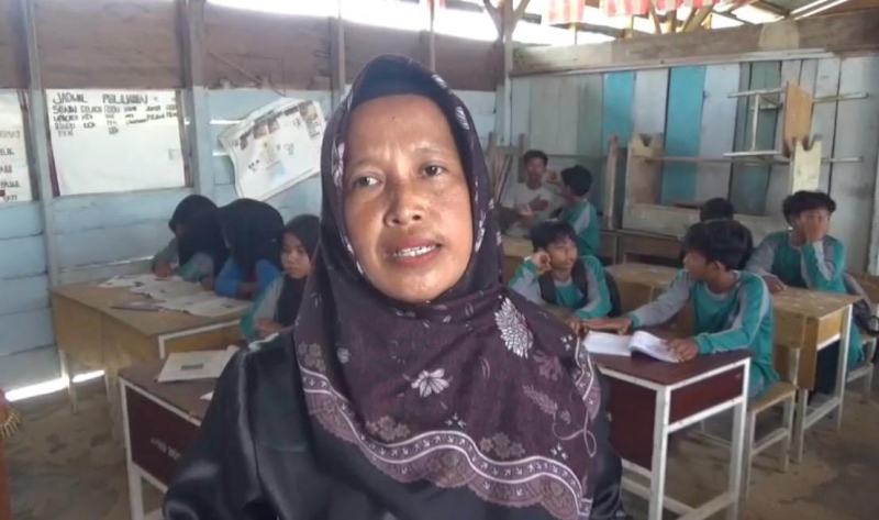 Potret Miris SDN 232 di Muaro Jambi, Belajar Bergantian di Gedung Rapuh